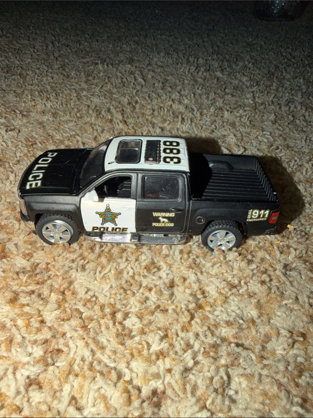 KINSMART 1/46 2014 CHEVROLET SILVERADO POLICE PICKUP TRUCK DIECAST CAR KT5381DP